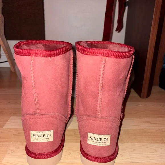 UGG SINCE 74 BOOT - Picture 2 of 3